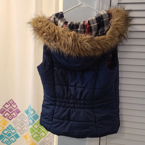 Modcloth Plaid Navy Fur Hood Vest - Picture 2 of 4